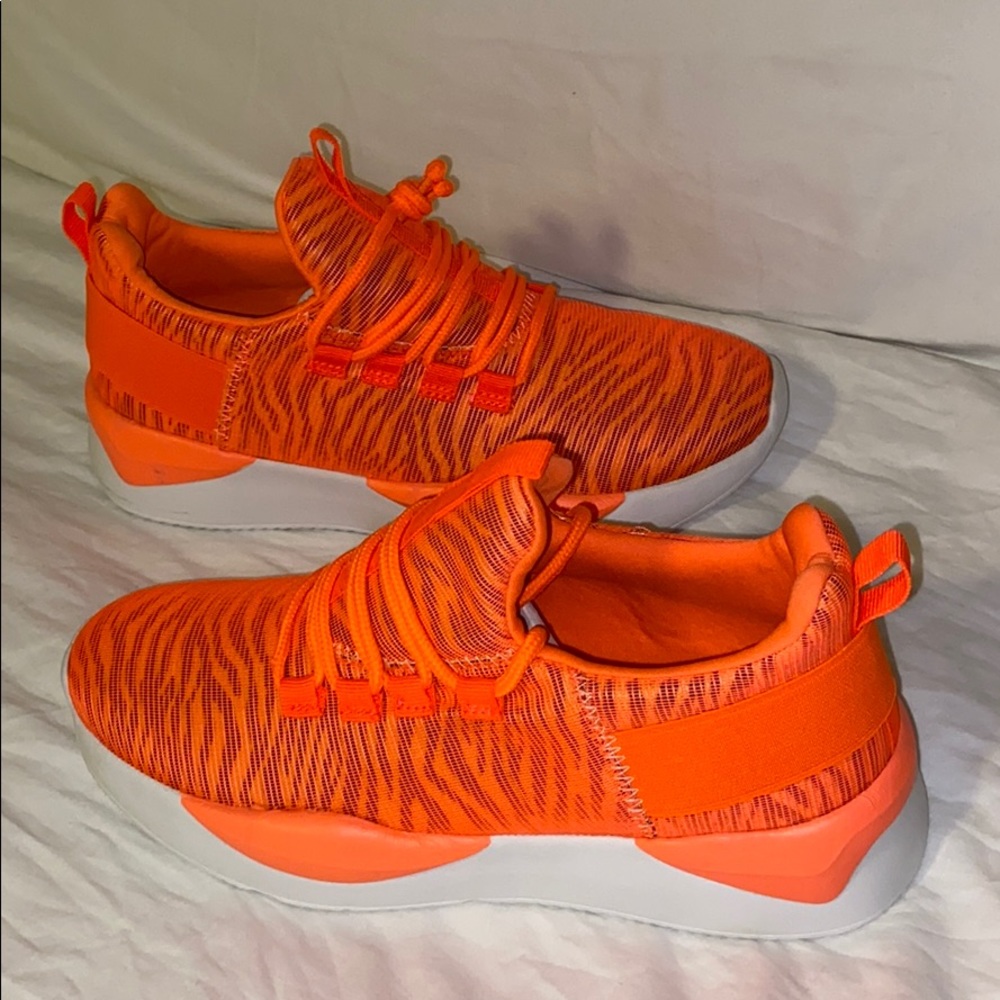Brand new tennis shoes